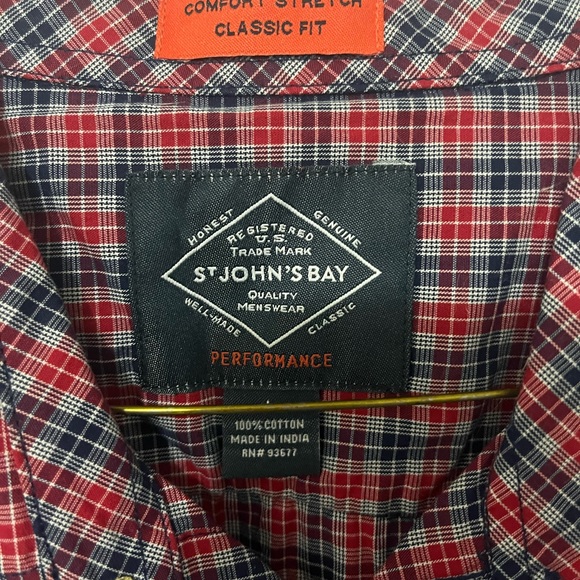 Set of 4 Men buttoned shirts. Size Large. EUC. - Picture 3 of 9